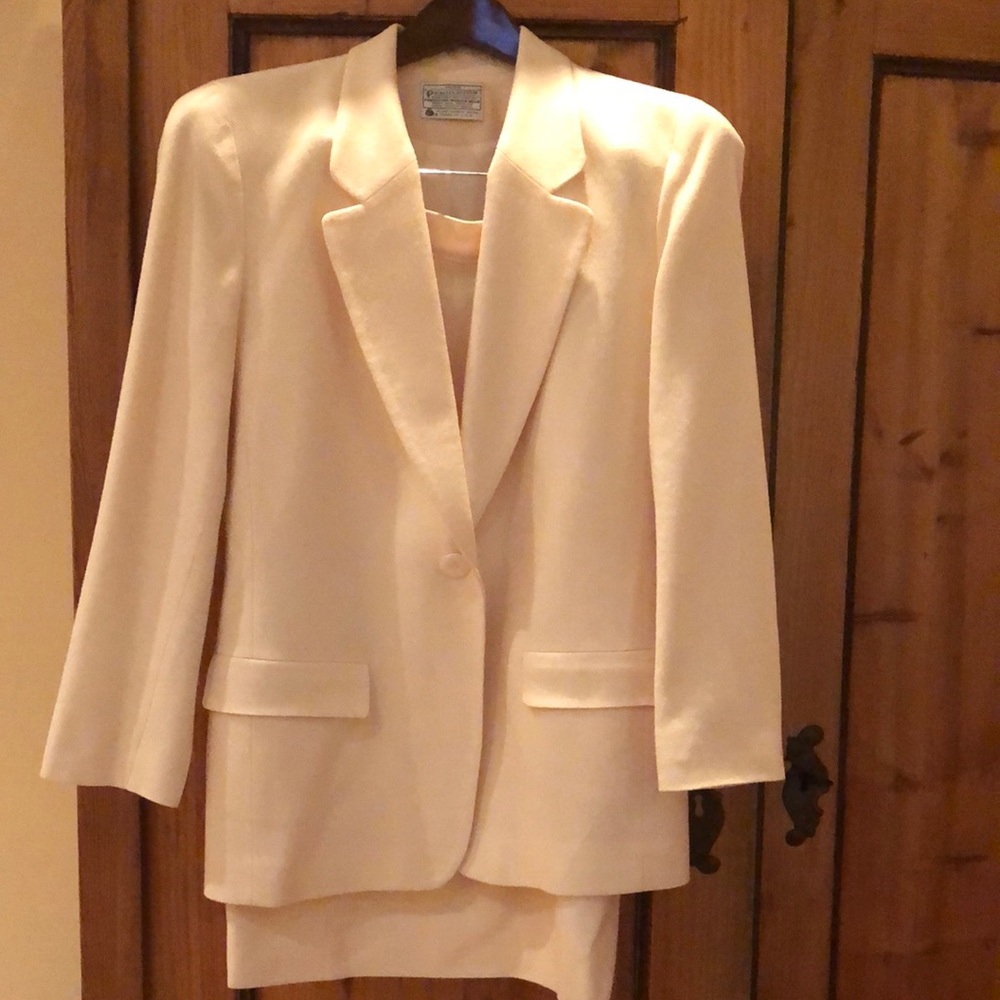 Pendleton Cream Single-Button Blazer - Picture 2 of 15